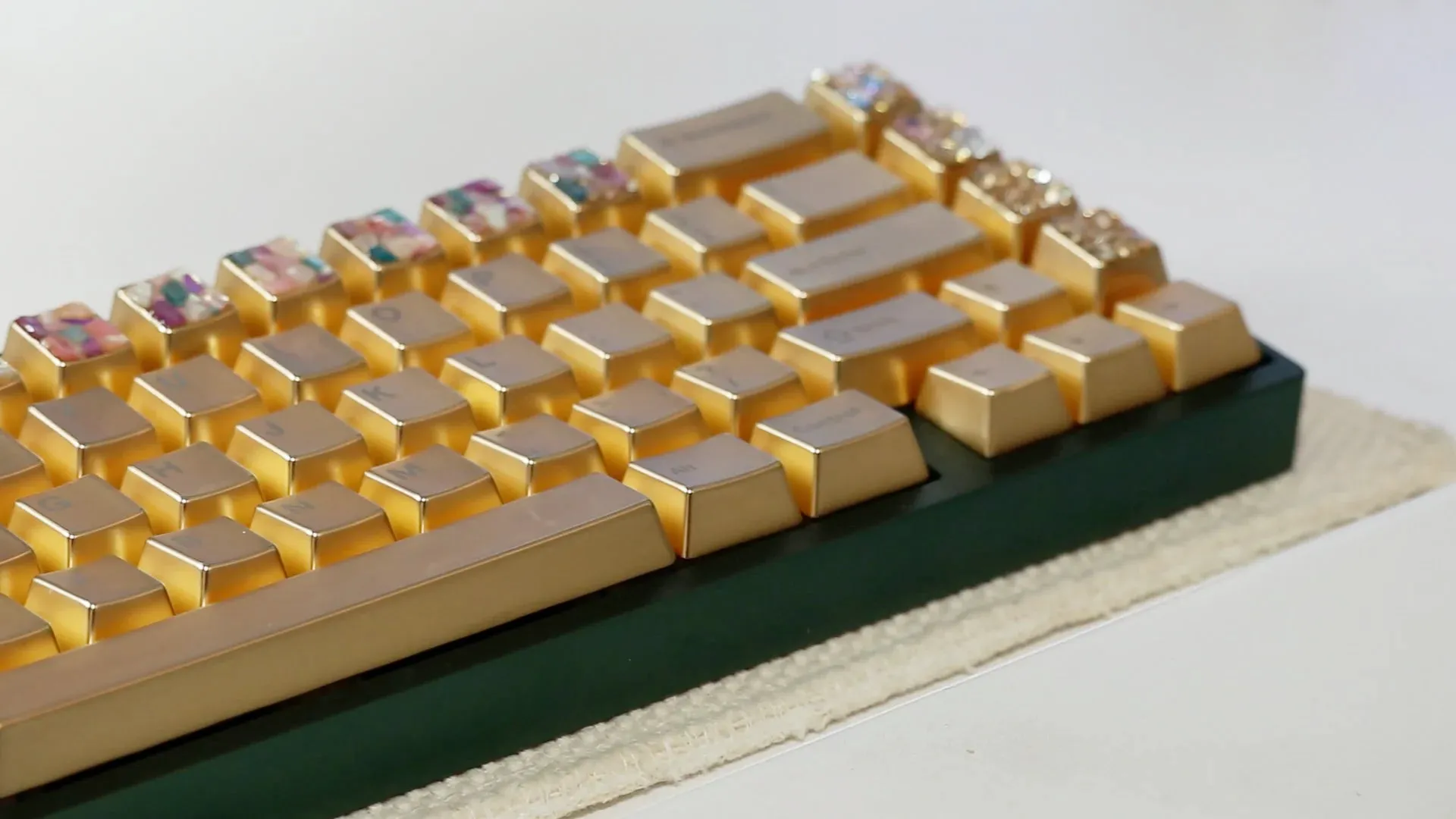 Keyboard untuk valorant: Rekomendasi Terbaik Harga Terjangkau Rekomendasi keyboard gaming terbaik & murah untuk main Valorant.