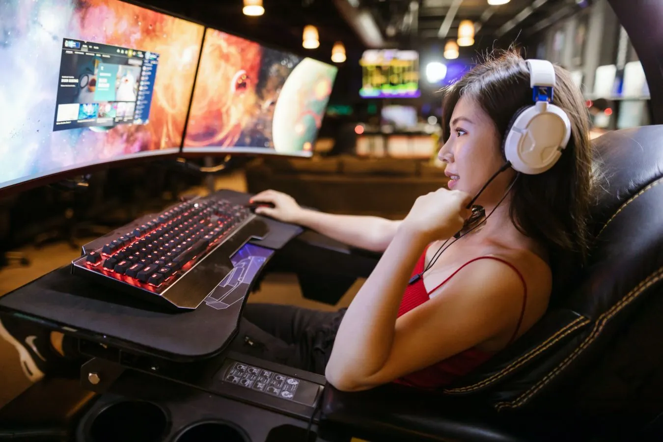 Manfaat dan Peluang Karir Menjadi Gamer di Tahun 2025