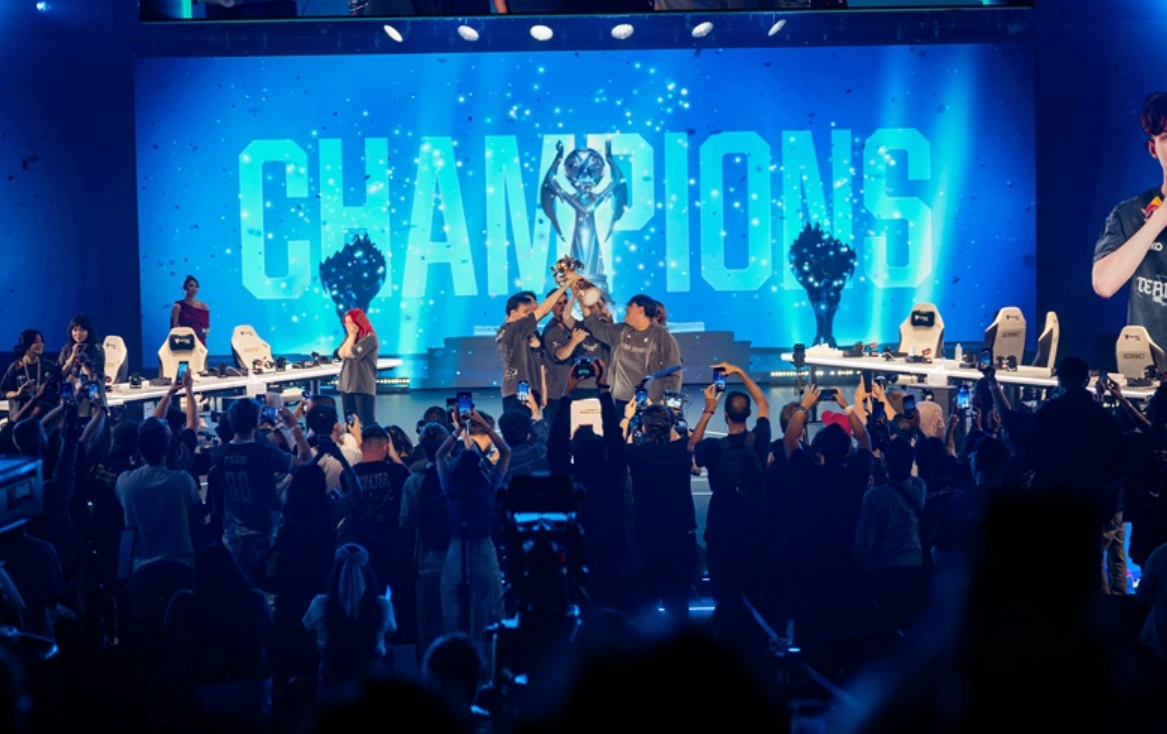 Dominasi Team Spirit di panggung utama MSC 2026 Paris yang mengubah sejarah Mobile Legends dunia.